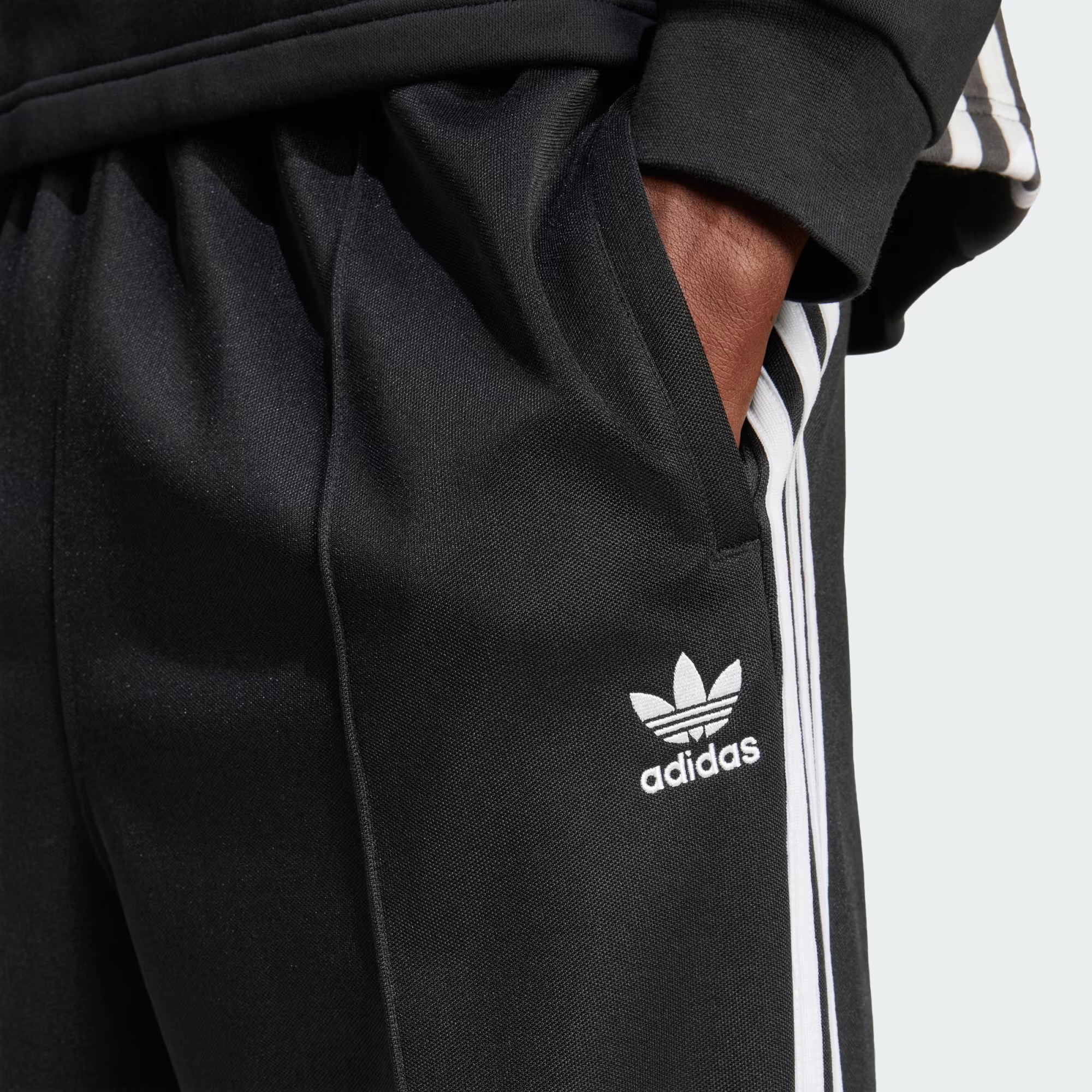 Calça Adidas Baggy Tp Iz4801 | Sunset Skate Shop - A maior e mais